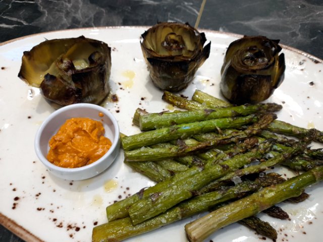 flordealcachofayesparragosverdesalabrasa.jpg