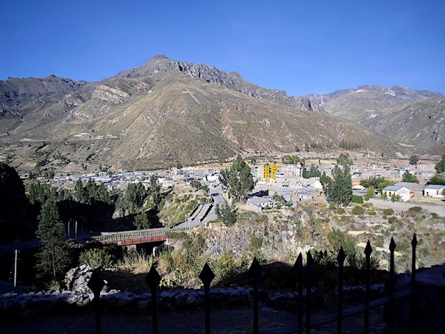 monteancachitaypoblacindechivaydesdesoldesacsayhuaman.jpg