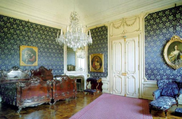 palacioschnbrunndormitoriodefranciscojosyelisabeth.jpg