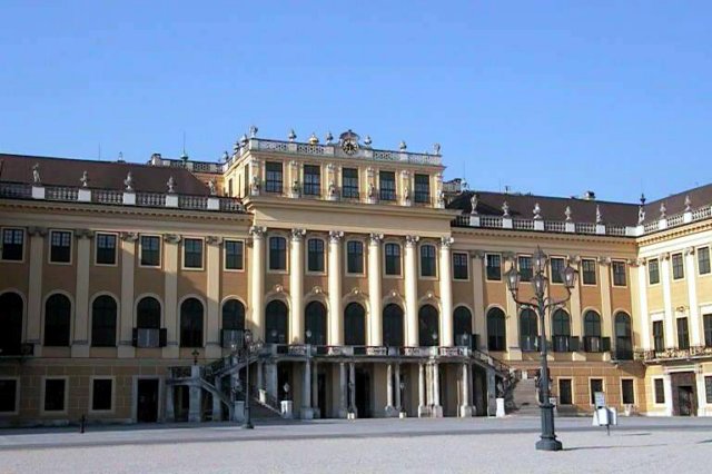palacioschnbrunnfachadaprincipal.jpg