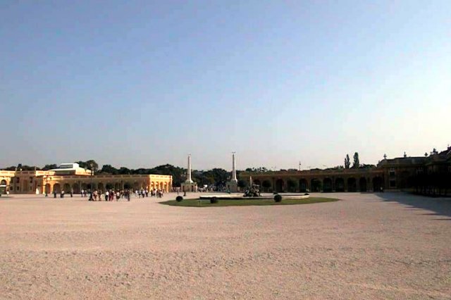 palacioschnbrunnvistageneraldelaentrada.jpg