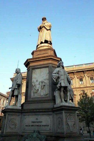 estatuaaleonardodavince.jpg