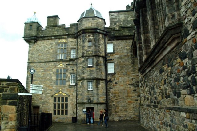 castillodeedimburgocuerpodeguardia.jpg