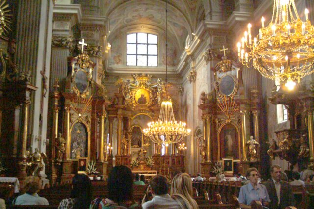 iglesiademarienstatinterior.jpg