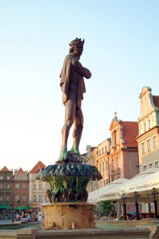 plazastaryrunekfuentedeapolo.jpg