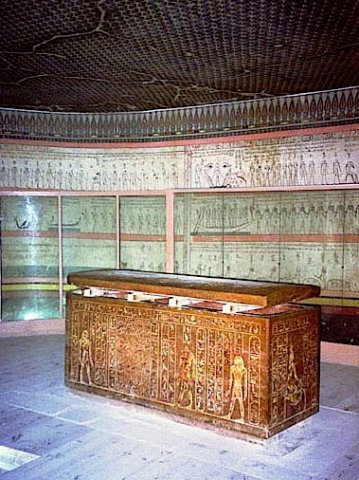 tumbadetutmosisiiisarcfago.jpg