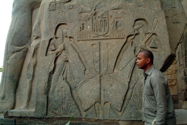templodeluxorbajorrelievesdelaestatuaderamsesii.jpg