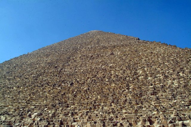 pirmidedekeopsimpresionanteconstruccin140mdealturaycadaladodelabase230m.jpg
