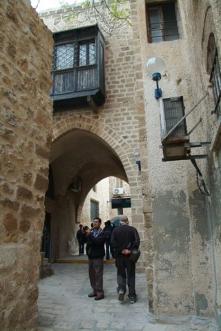 jaffaarcoentreedificios.jpg
