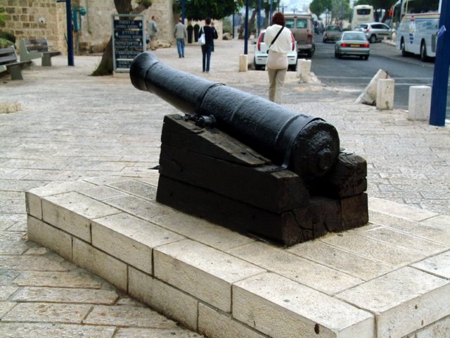 jaffaplazadestpeterscaondedefensa.jpg