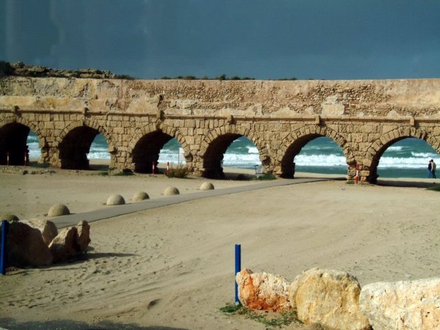 cesareaacueductoromano.jpg