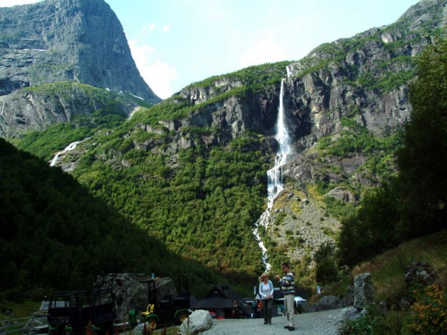 briksdalcascada.jpg