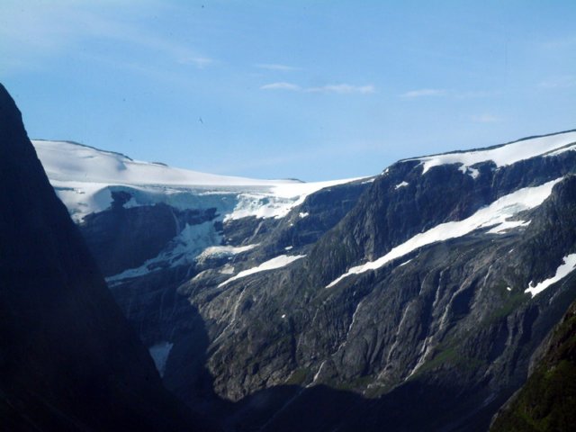 fiordoloenlalenguadelglaciar.jpg