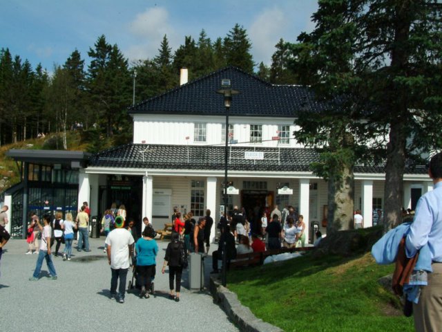bergenestacindelfunicular.jpg