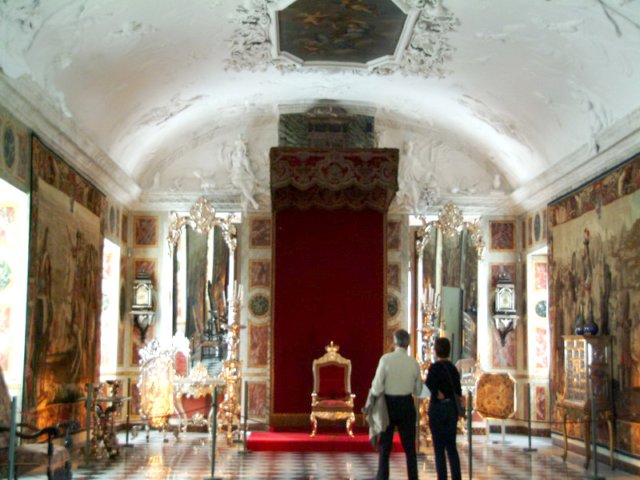 castillodefrederiksborgsalndeltrono.jpg