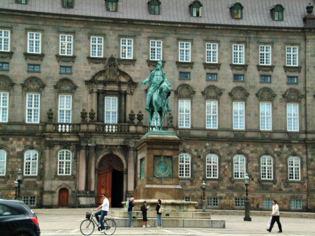 palaciodechristiansborg.jpg
