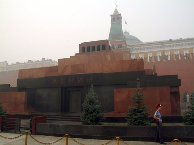 mausoleodelenin.jpg