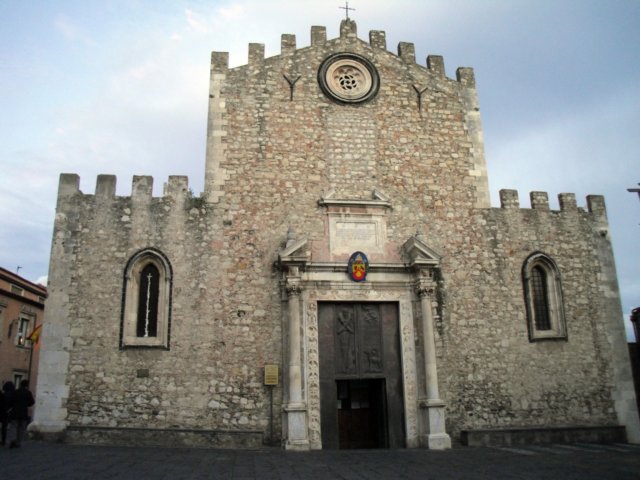 taorminaduomoexterior.jpg