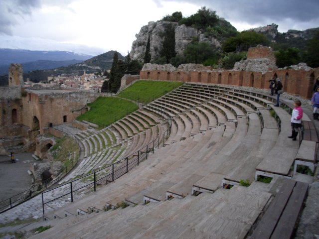 taorminateatrogriegoalfondoeletna.jpg