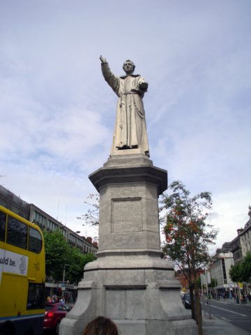 oconnellstreetupperestatuadelhermanomathew.jpg