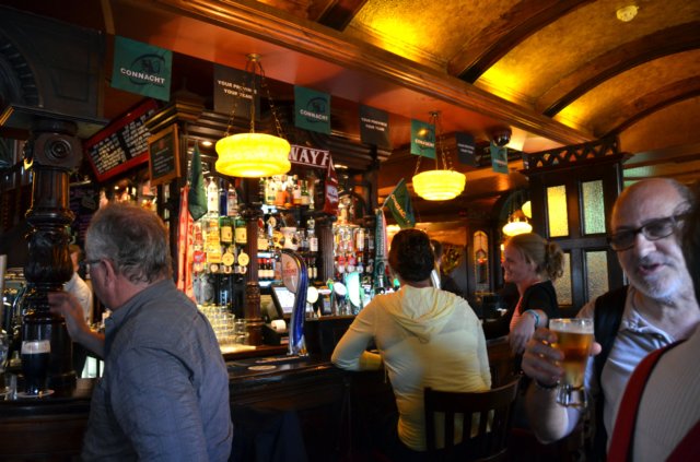 galwaypubtpicoirlandes.jpg