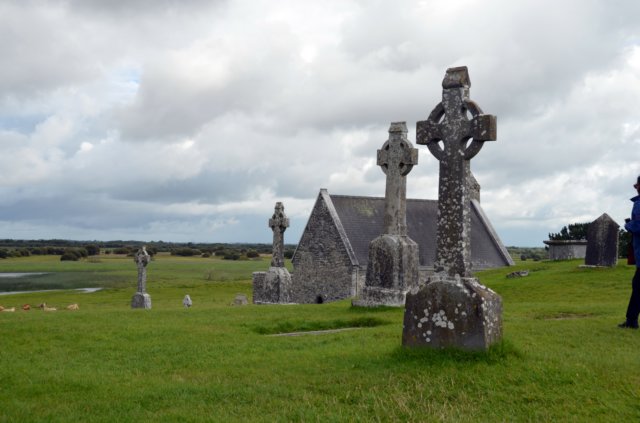 abadadeclonmacnoisediversascrucesceltas.jpg