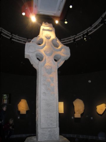abadadeclonmacnoisemuseocruzdelnorte.jpg