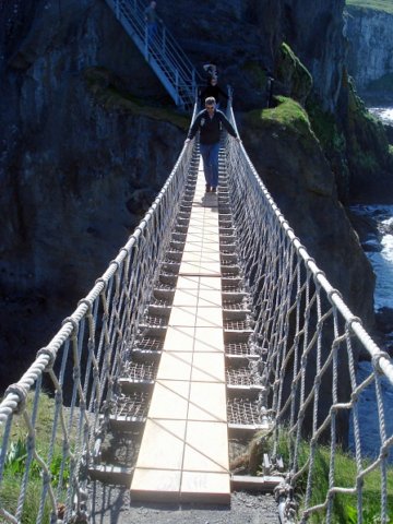carrickarederopebridgeelfamosopuentecolgante.jpg