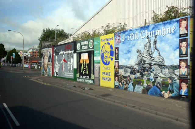 belfastbarriocatlicomurales.jpg