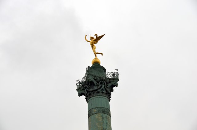 placedelabastillerematedelacolumnadejulioconmemoralarevolucinde1830.jpg