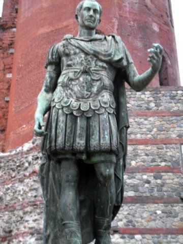 estatuajuliuscesar.jpg