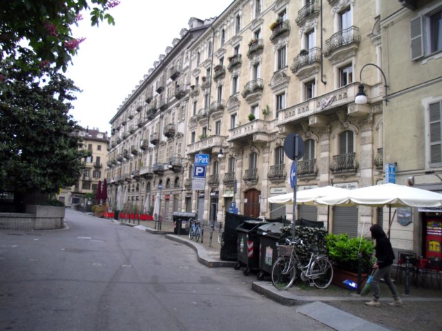 piazzadeemanuelefiliberto.jpg
