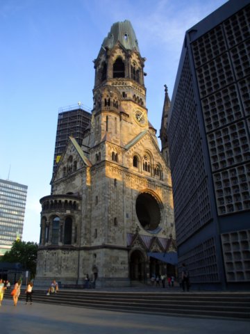 iglesiamemorialkaiserwilhelm.jpg