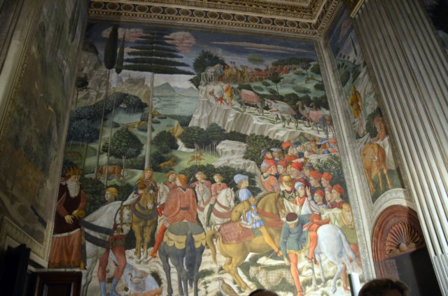 capilladelosreyesmagosfrescosdebenozzogozzoli14593.jpg