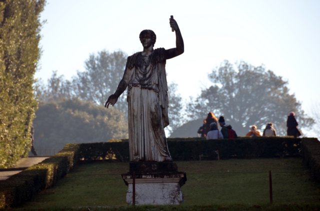 jardinesdebobolifiguraromana.jpg