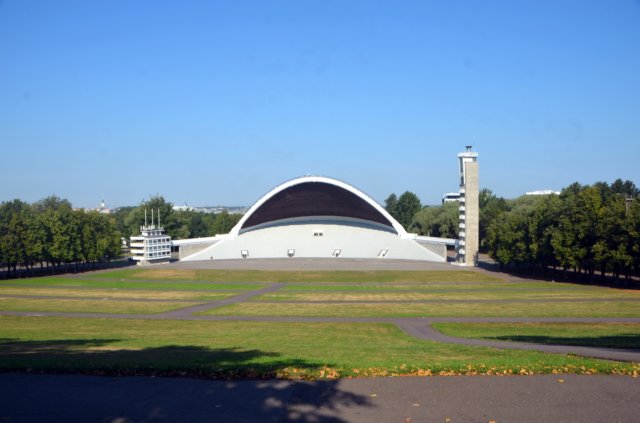 tallinnsongfestivalgroundsescenario.jpg