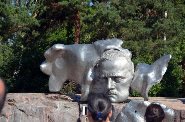 parquedesibeliusmemorialalmsicosibelius.jpg