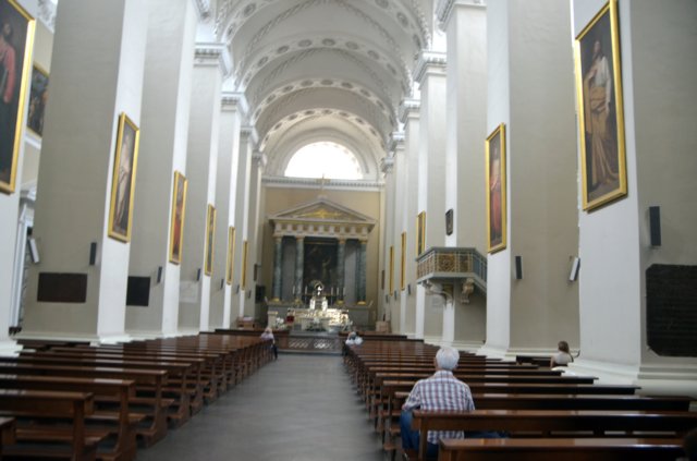 catedralvilniusnavecentral.jpg