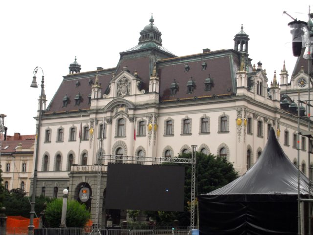 plazadelcongresouniversidaddeljubljaba.jpg